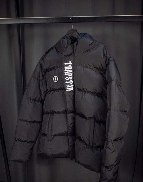 Чисто ново яке на Trapstar