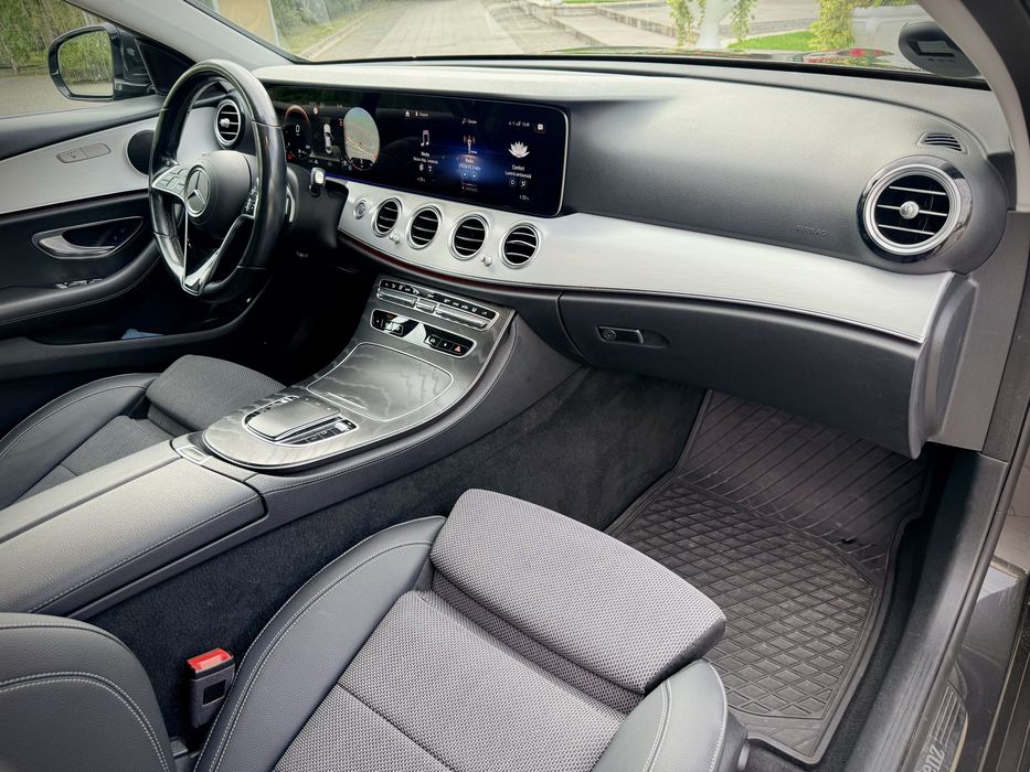 Mercedes Benz E220d Facelift Mod 2021! Garantie 12 Luni !
