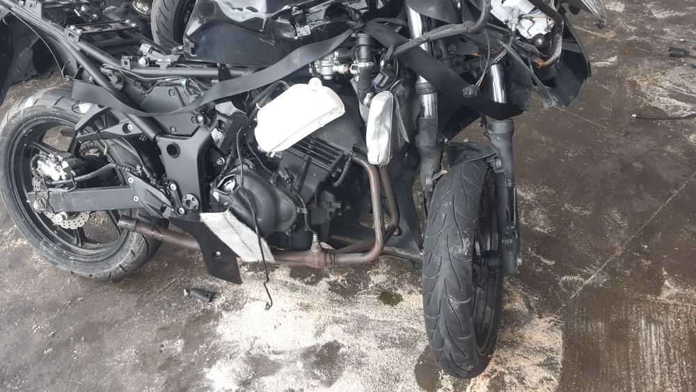 Мотоциклет Кавазаки Нинджа 250(Kawasaki ninja 250 i)-на части
