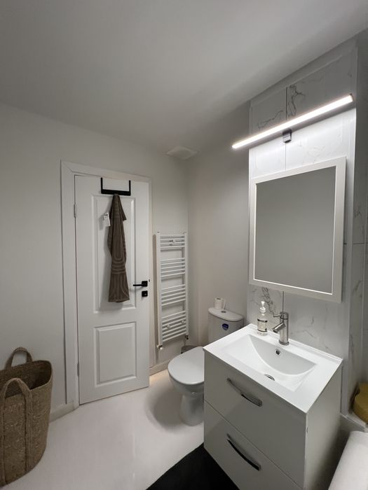 Inchiriez apartament 2 camere  complet renovat | Parter | Centrală | Mobilat si utilat NOU | Zona Domnișori Vest