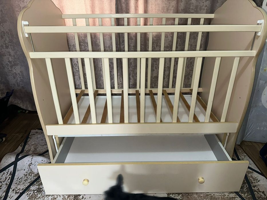 Детская кроватка