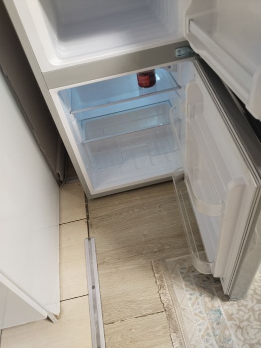 Холодильник в хорошем состояние