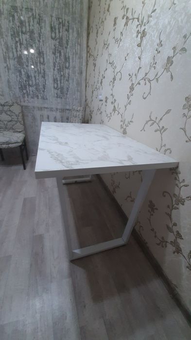 Продам стол кухонный и не только.