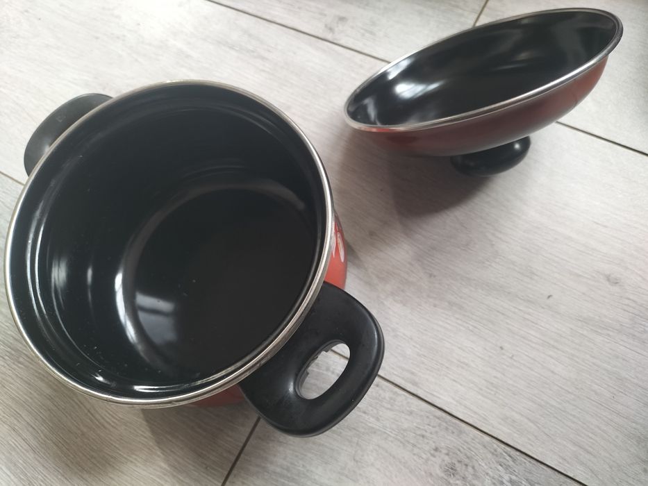 Набор эмалированных кастрюль из 4 предметов