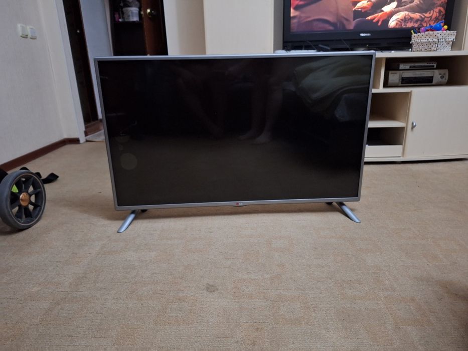 Телевизор LG -42LB582V на запчасти