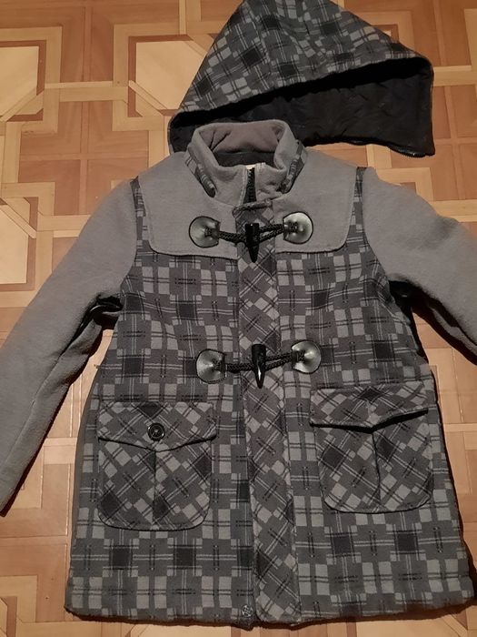 Продам осеннее пальто для мальчика