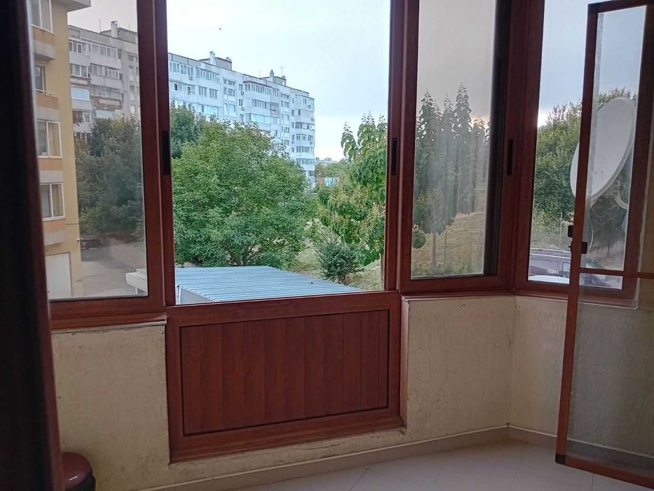 Давам под наем двустаен апартамент Варна