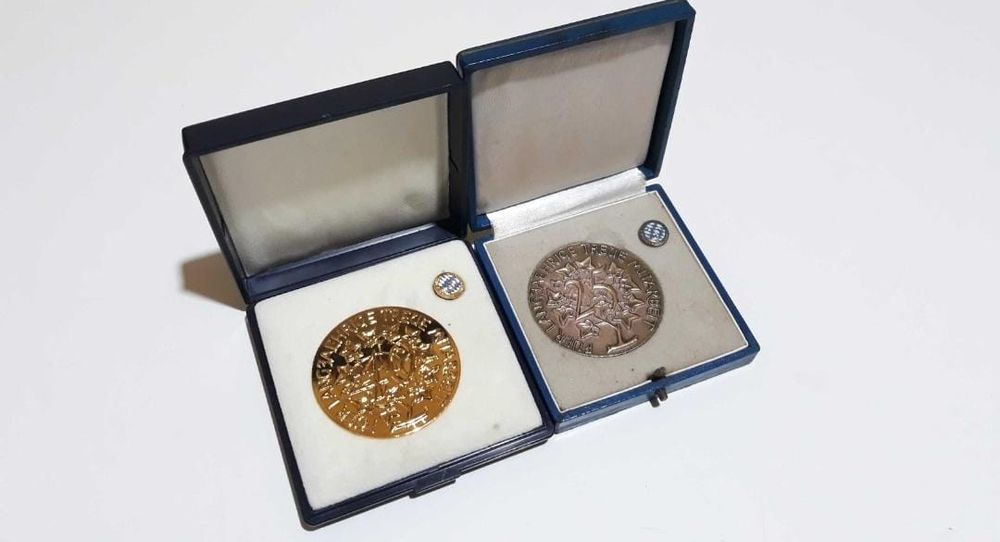 2 insigne/medalii germane din bronz