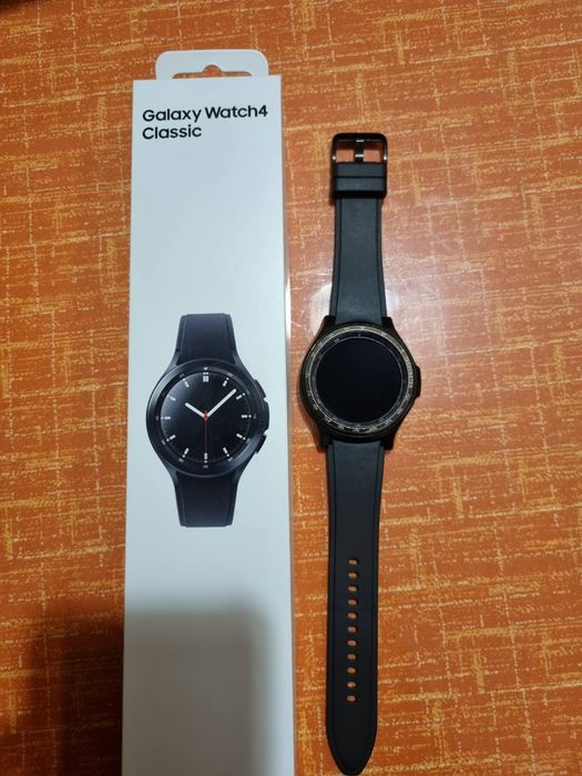Самсунг смарт часовник Watch 4 Classic