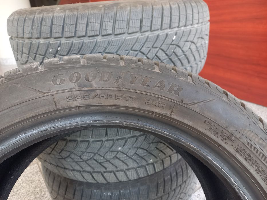 4 бр. зимни гуми 225/50 R17 GOODYEAR  ULTRAGRIP PERFORMANCE  DOT 20 Г.
