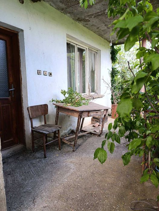 Къща за продажба в с. Калояновец