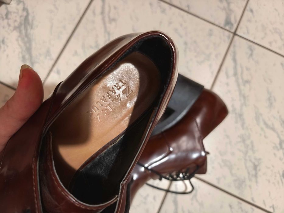 Офис обувки Zara с дебел ток, номер 40