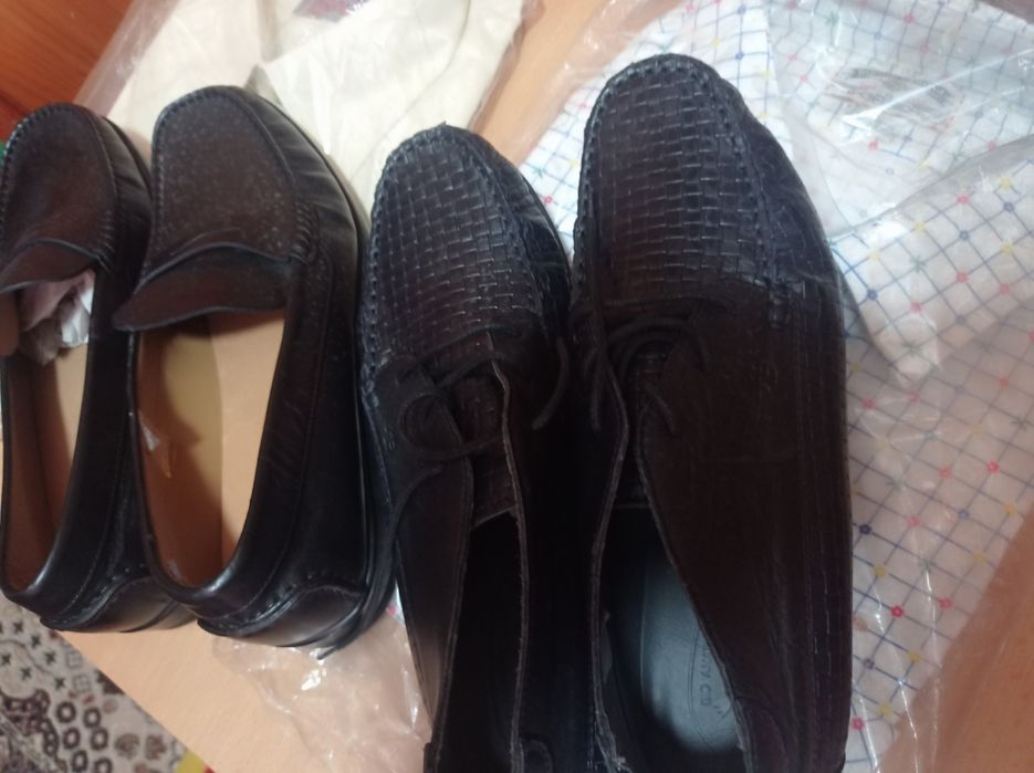Обувки и ризи нови