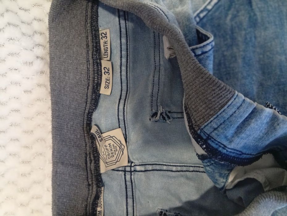 Мъжки дънки в отлично състояние