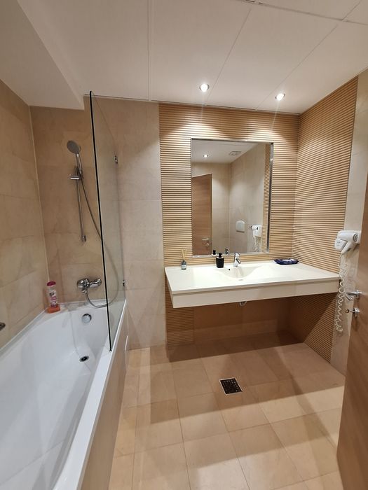 Inchiriez Garsoniera Rin Grand Hotel !