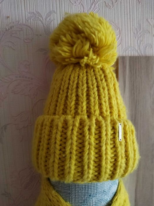 Шапка и шарф в комплекте