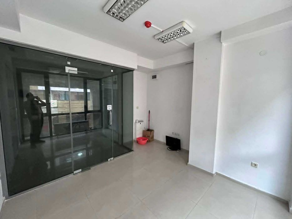 Дава се под наем Офис в София, Център - 13 кв.м за 298.86 € - Снимка #2