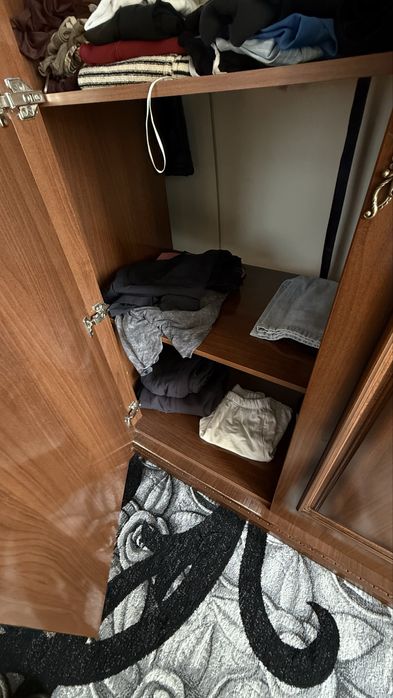 Шкаф из натурального дерева