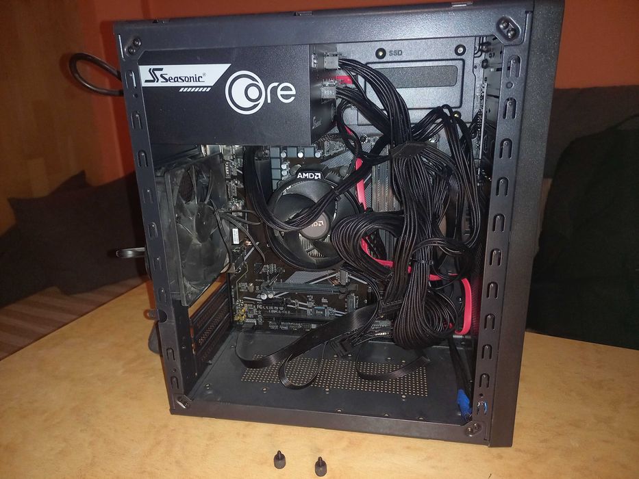 Компютър Ryzen 5, Vega R7