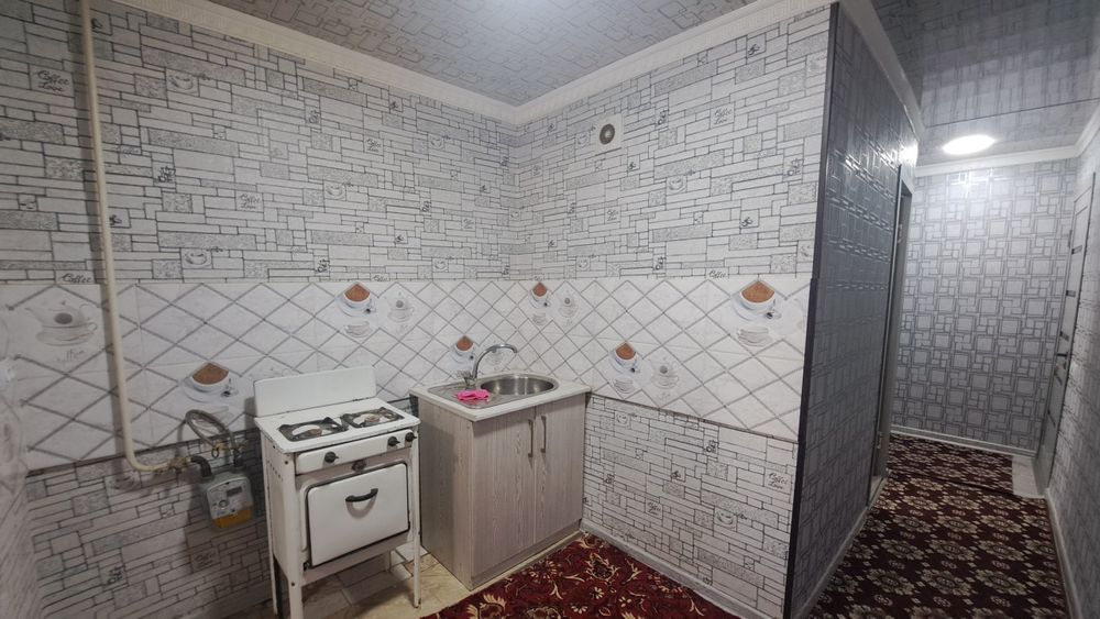 Чирчик шахар
3-микрораён метан запрапкани ёнида 
#2-хона 1-етаж 
Кв