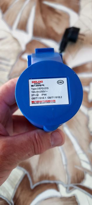 Адаптер преходник за зареждане на електромобил от 16А към шуко