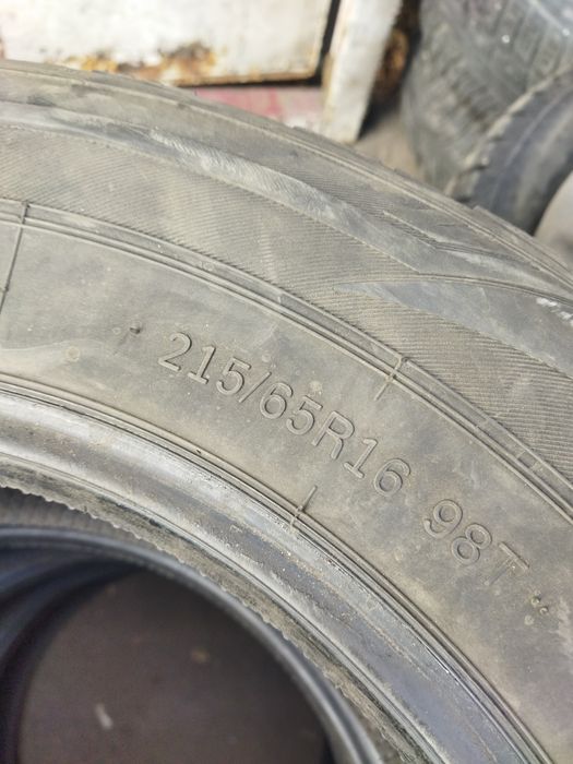 Продам зимние шины 215/65/16