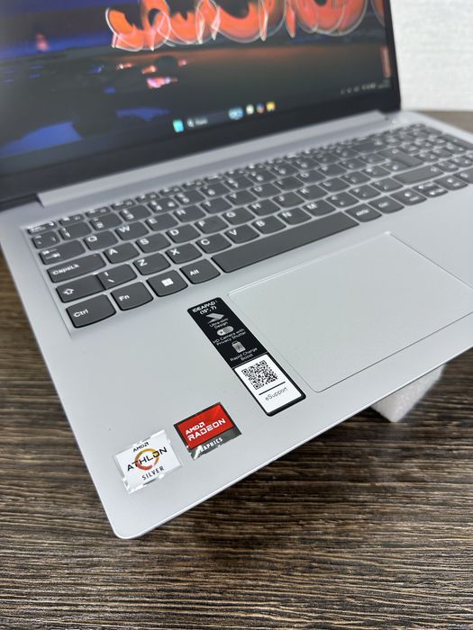 офисный ноутбук  Lenovo IdeaPad 1, для iT и интернета
