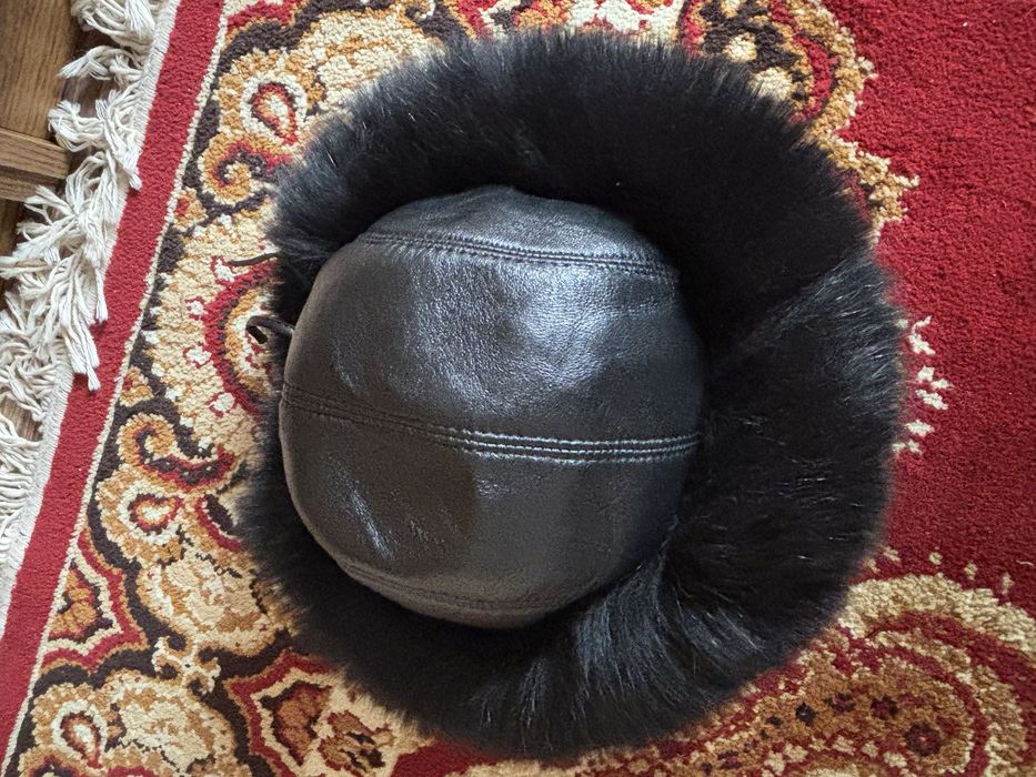 Pălărie din piele naturală și blană de vulpe