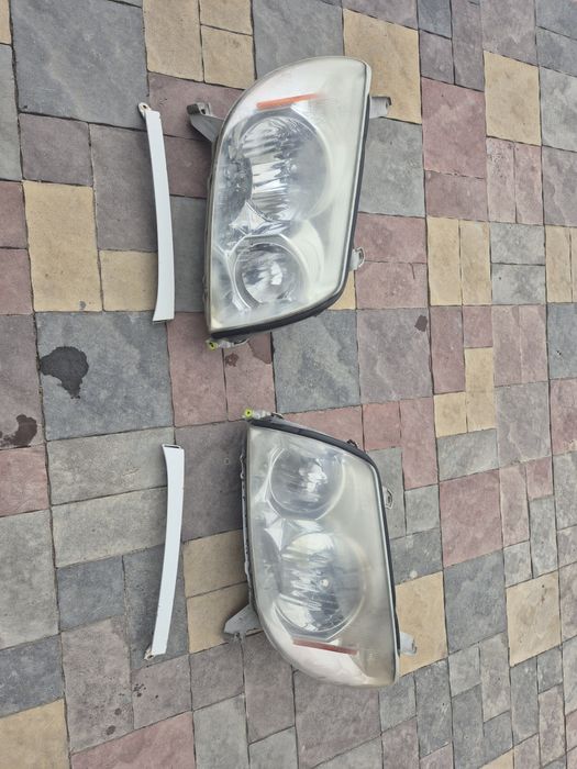 Фара на Тойота 4 runner