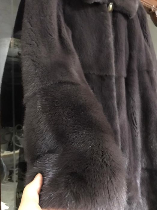 Шуба норковая редко одевала