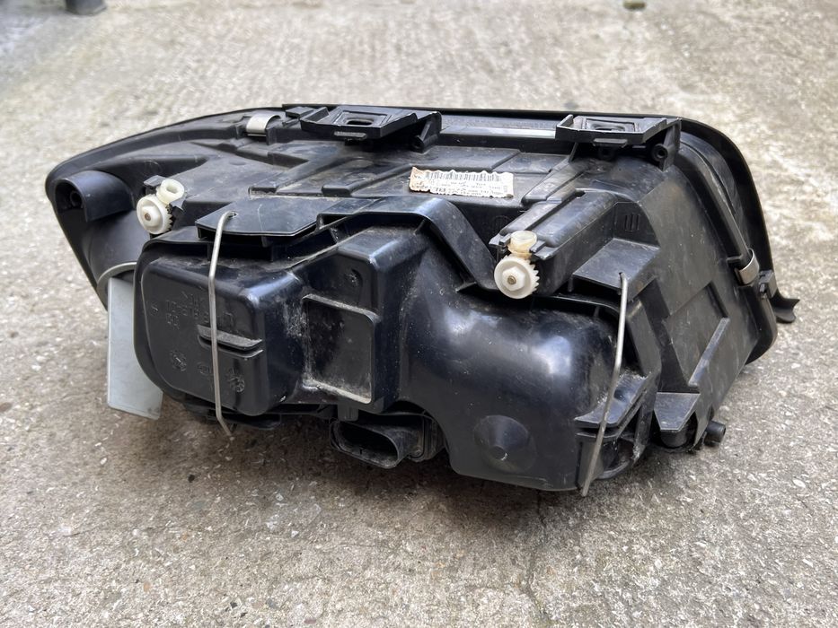 Американски фар за Audi A6 C5/Ауди А6 Ц5 USA