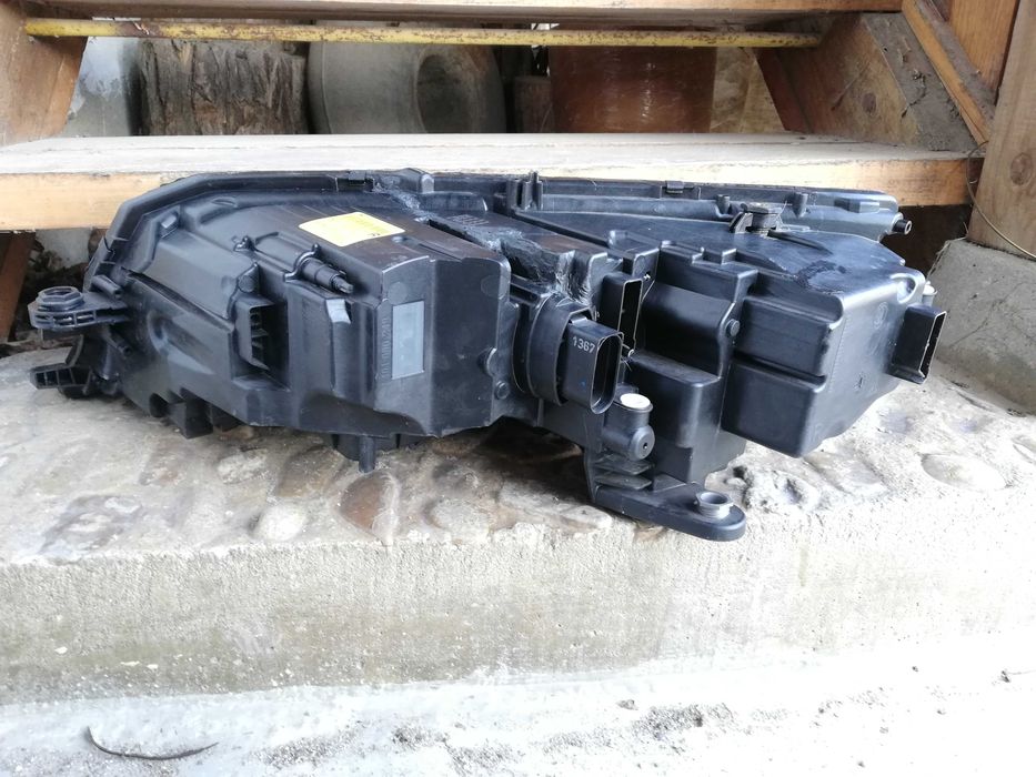 Фар Шкода Октавиа десен LED/Фар Skoda Octavia FULL LED