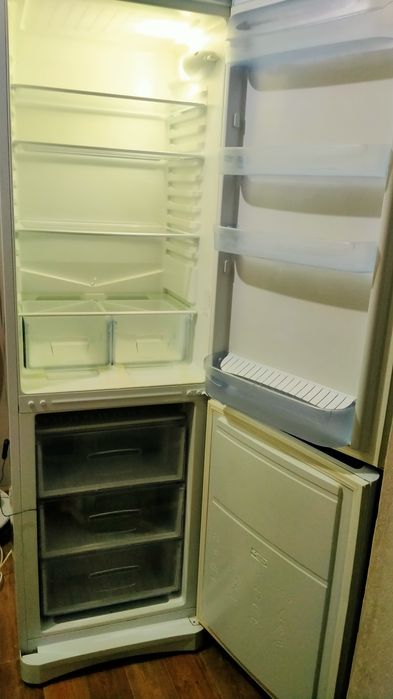 Продам б/у холодильник