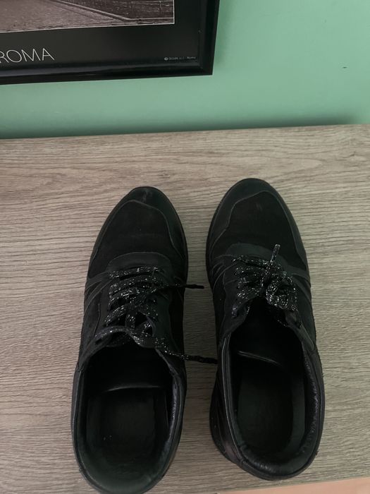 Черни сникърси