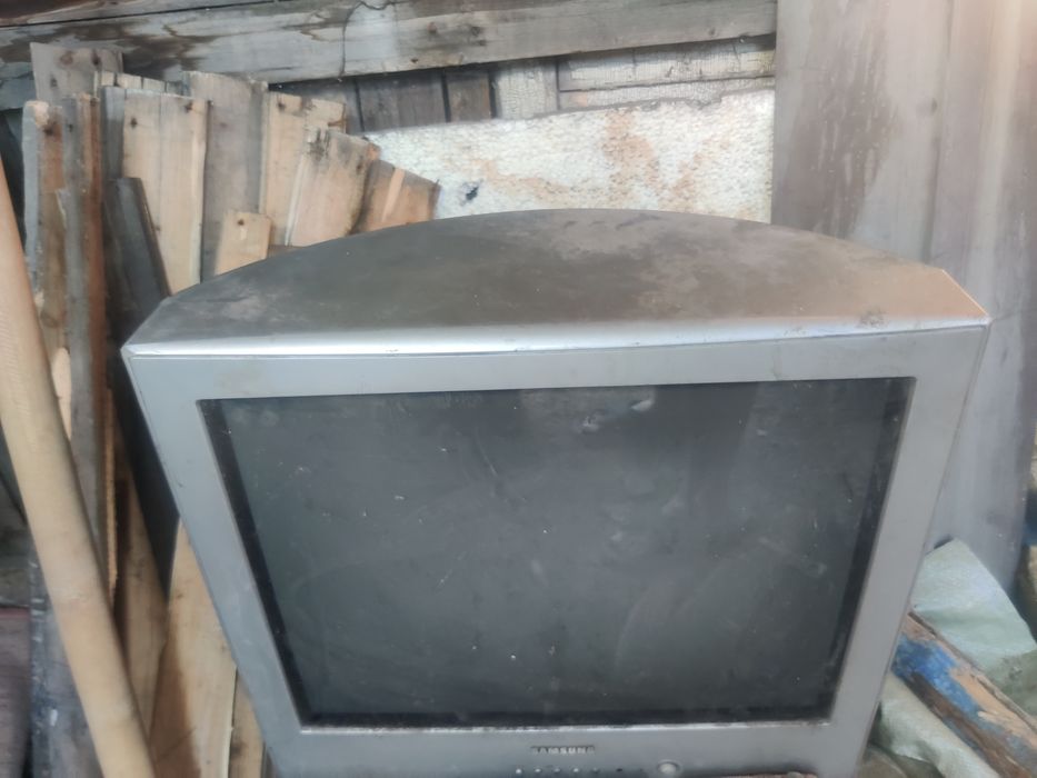 Продаю старый телевизор