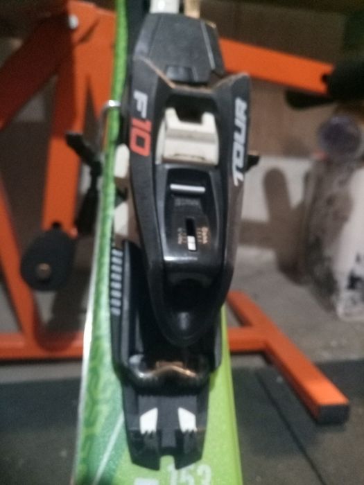 Legaturi ski/schi/schiuri de tura marker F10