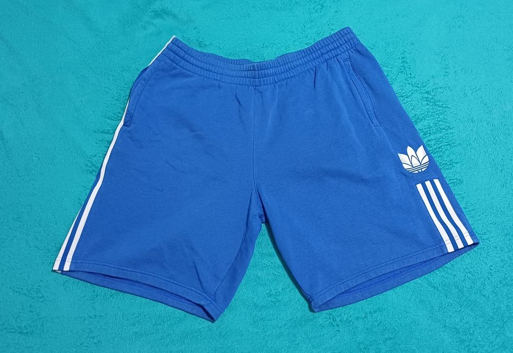 Pantaloni scurti Adidas