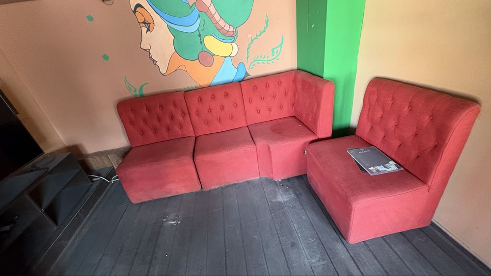Продам диван для кафе