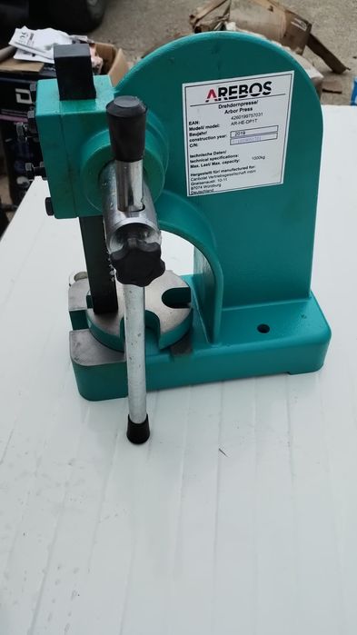 Vând presa 250 lei