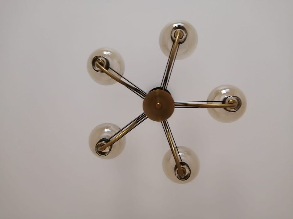 Продается Люстра