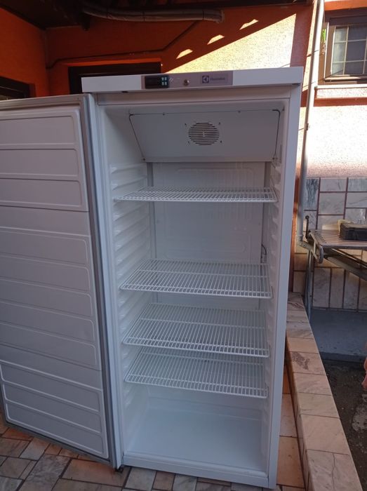 De vânzare vitrină frigorifică