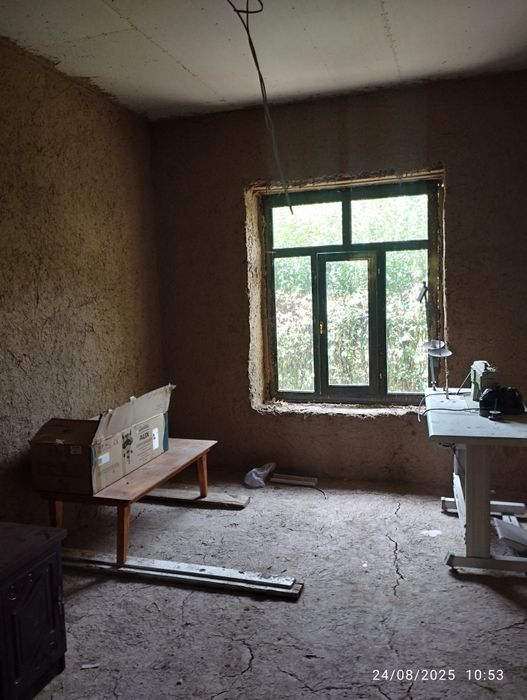 Srochno Toshkent vil Bo'stonliq tumanida yer 6,5 sotox 4 xona yarim ta