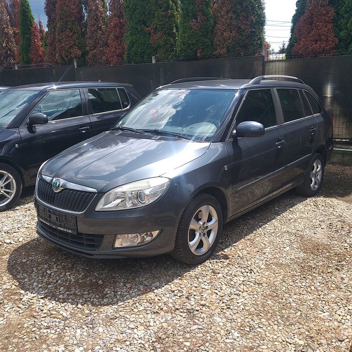 Skoda Fabia 1,2  benzina , an 2011 ,euro 5. Si un Break 1,2 an 2011