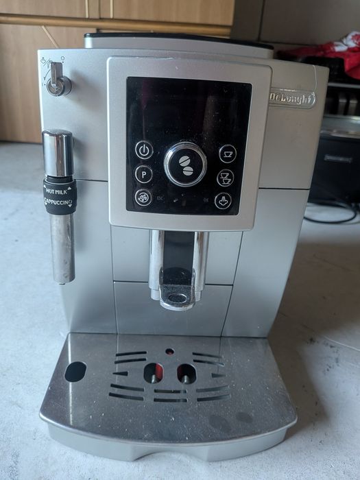 Expresor automat DeLonghi