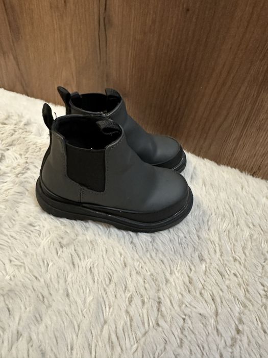 Обувки zara за бебе