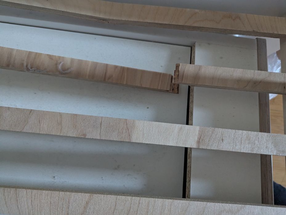 Бебешка кошара на две нива с люлеещ механизъм