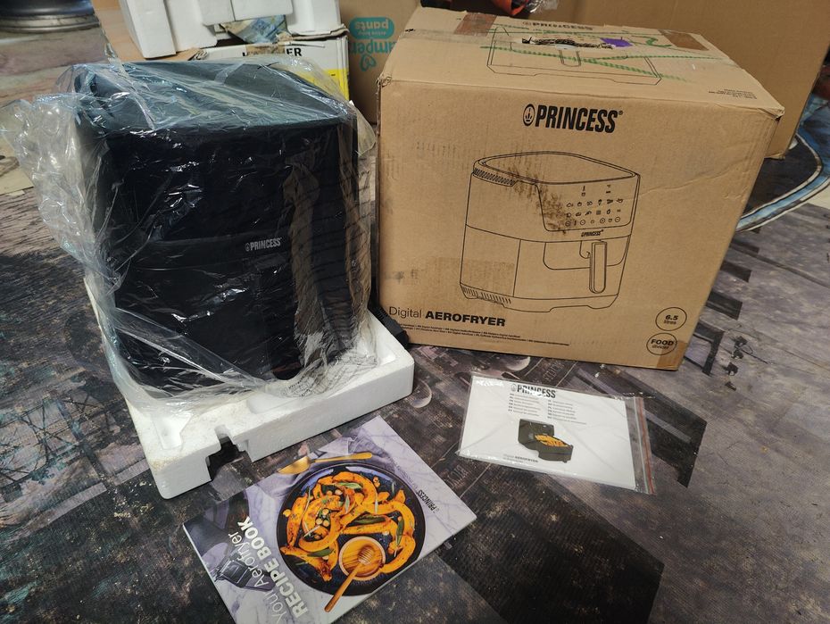 Нов! Фритюрник с горещ въздух Princess  Hot Air Fryer 6.5 1350W (182061) + книга с рецепти