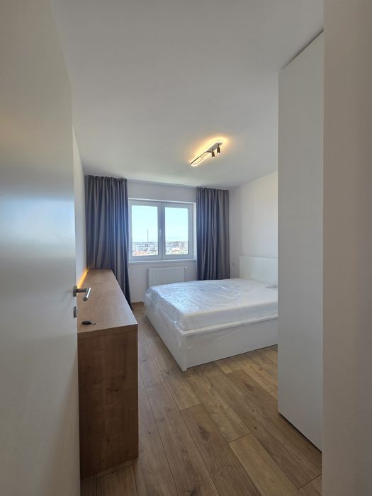 Inchiriez apartament cu 3 camere