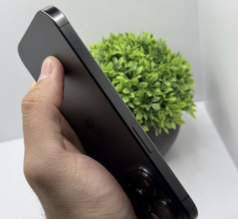 iPhone 15 Pro 256GB с гарантией