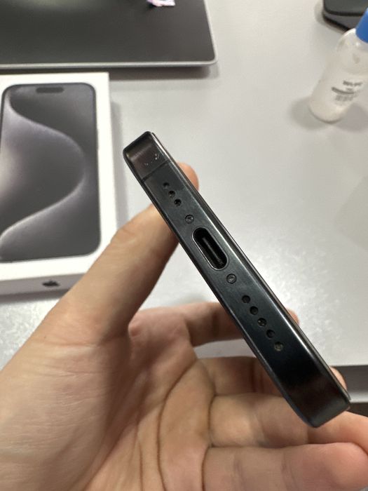 Телефон Iphone 15 pro 256